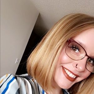 Meet your Posher, Adrianna